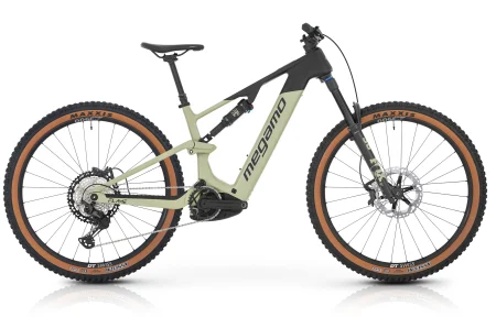 01568þVTT AE MEGAMO FLAME CRB 05 - 2026