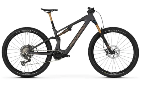 01894þVTT AE MEGAMO REASON AIR AL 04 - 2026